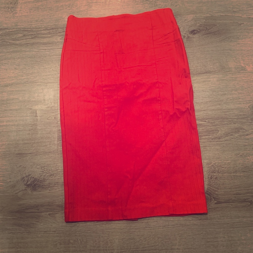 Red pencil skirt. Brand New w/o tags.